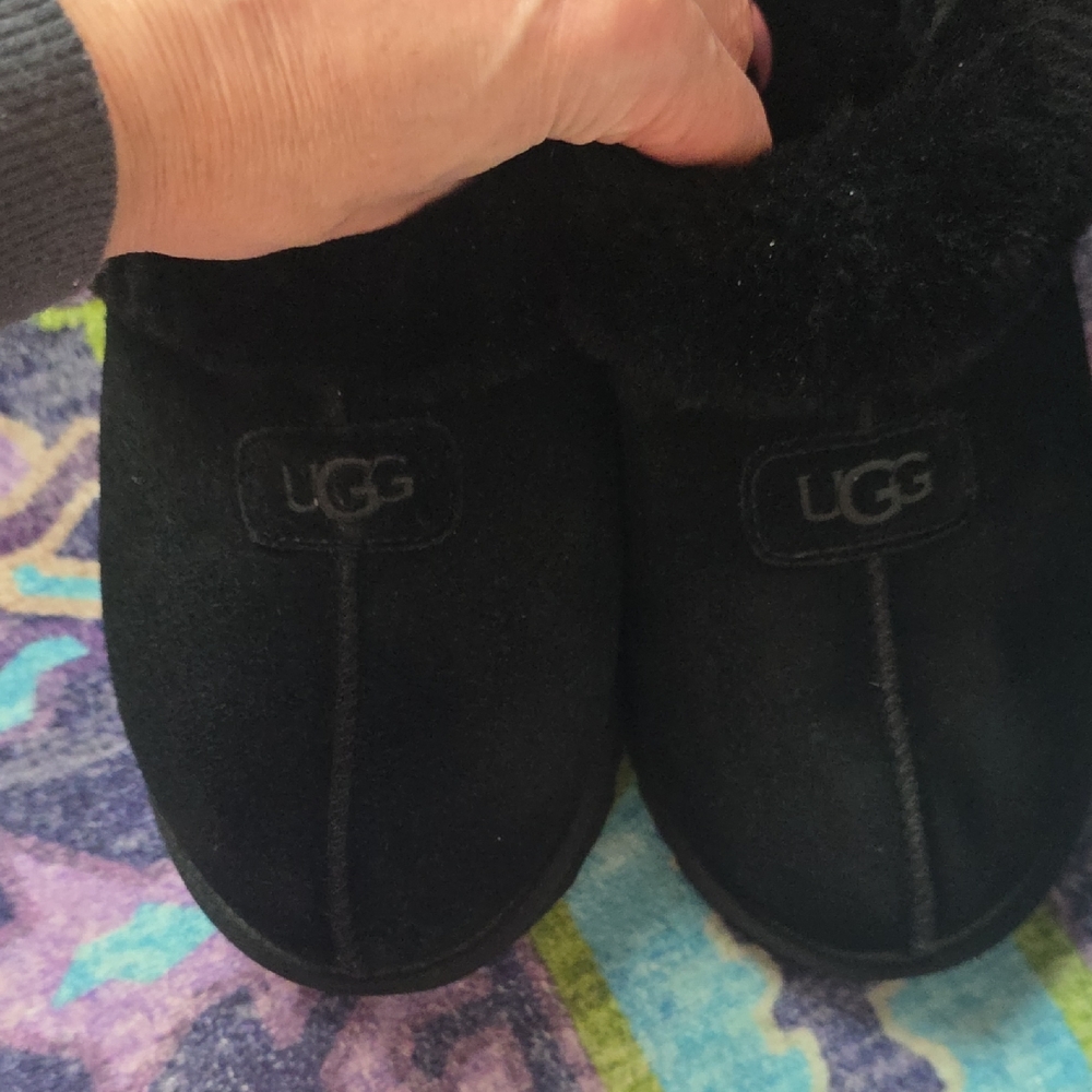 UGG Women's Black Slippers - Picture 9 of 11